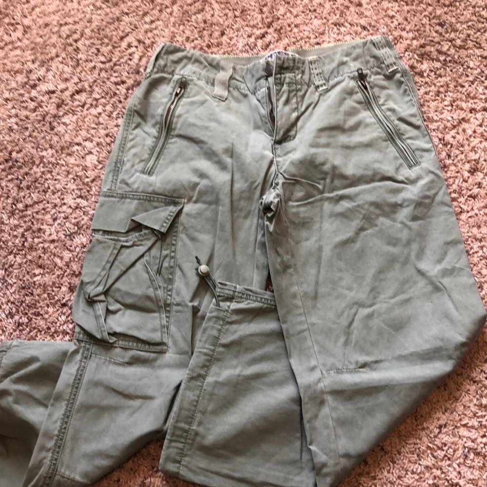 Army green cropped cargo pants.